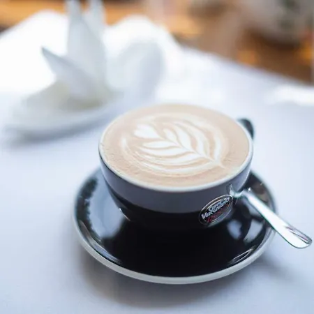 Bonne Chance Restaurant And Hotel Bázakerettye