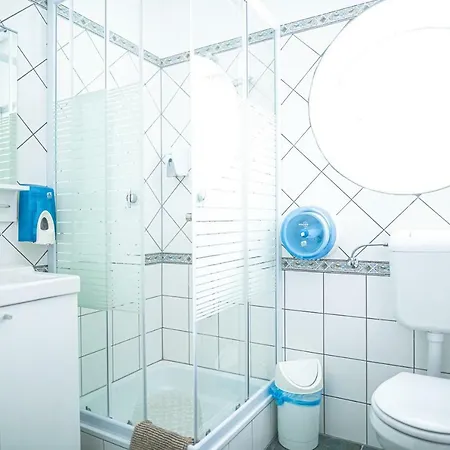 Bonne Chance Restaurant And 3*