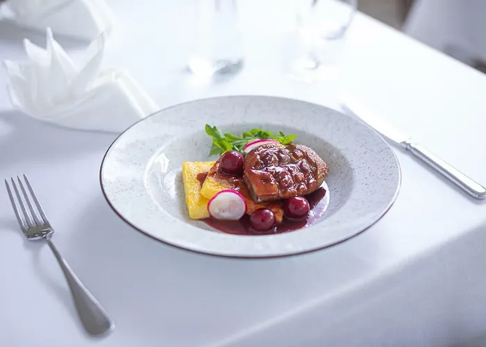 فندق Bonne Chance Restaurant And 3*