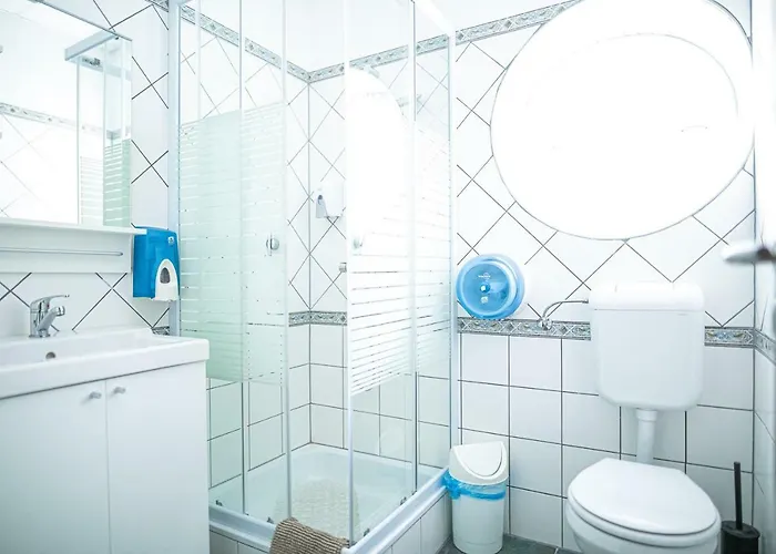 Bonne Chance Restaurant And 3*